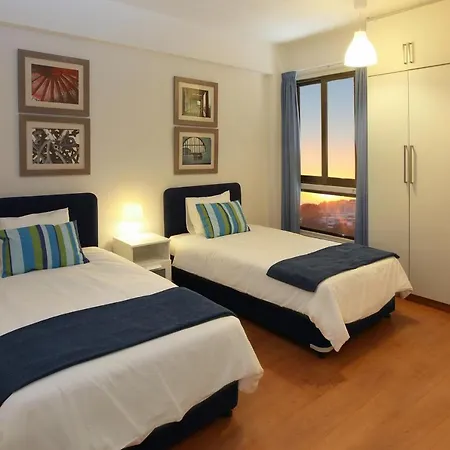Makenzie Apartman *